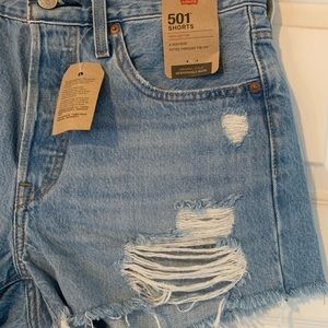 Womens Levi’s 501 shorts size 27 Brand new